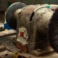 indoors-iron-machine-1571736.jpg